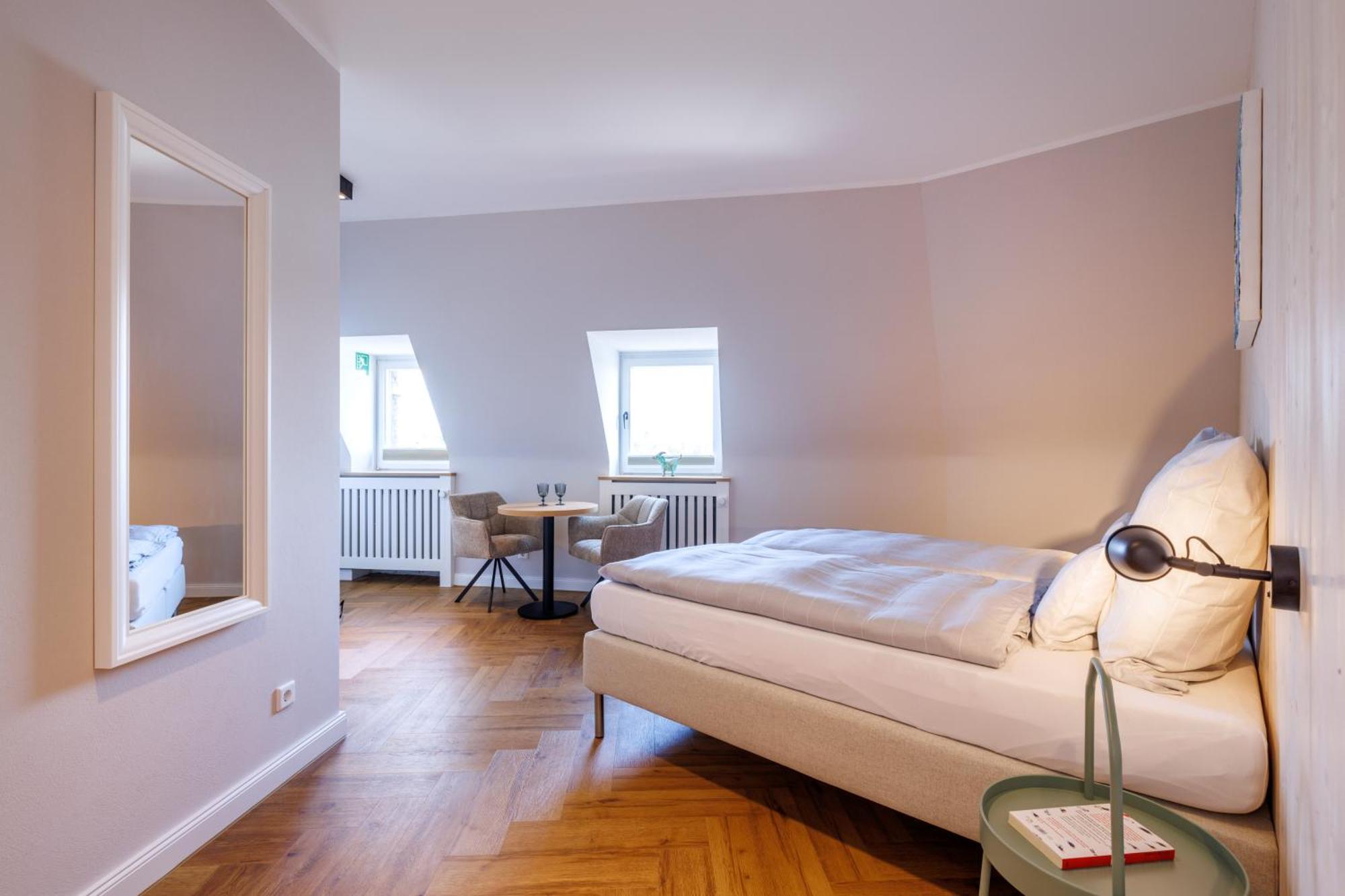 Logierhaus Rheintoreins Рийс Екстериор снимка